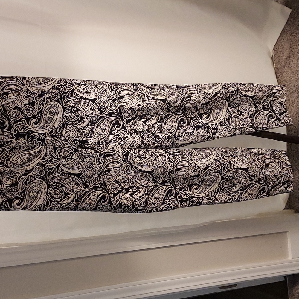 Mizrahi B&W Floral pants 16